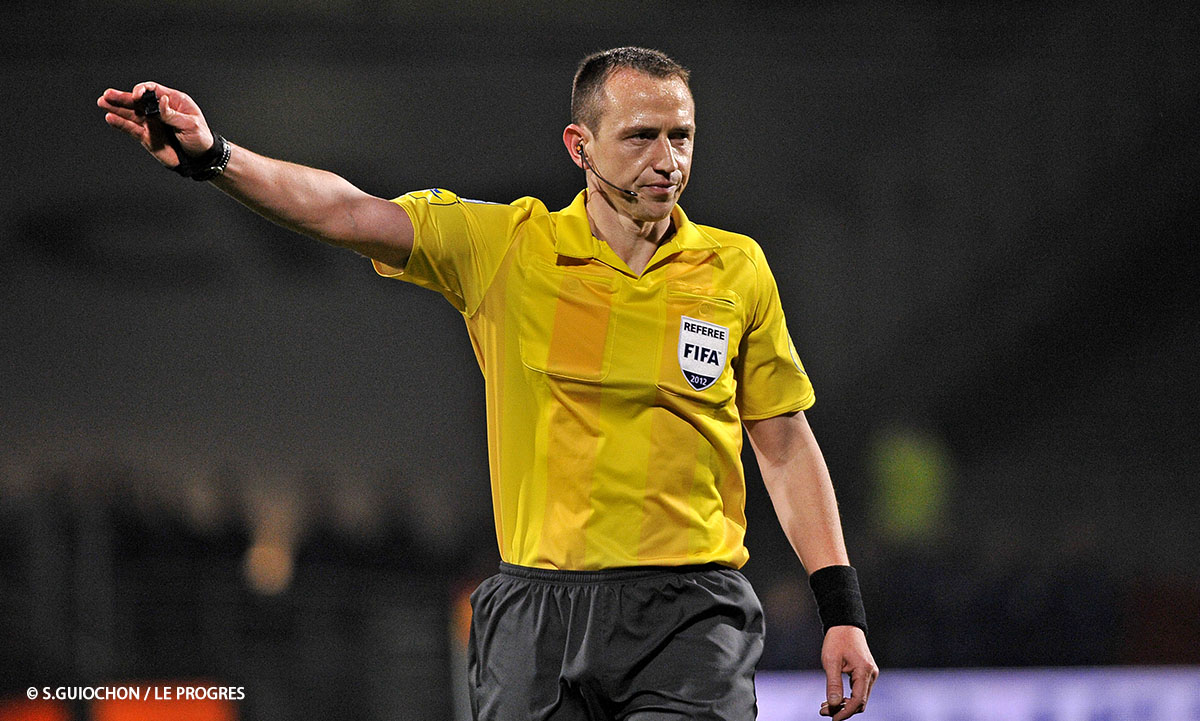 Ol - Psg (cdf) : Ruddy Buquet To Referee The Match